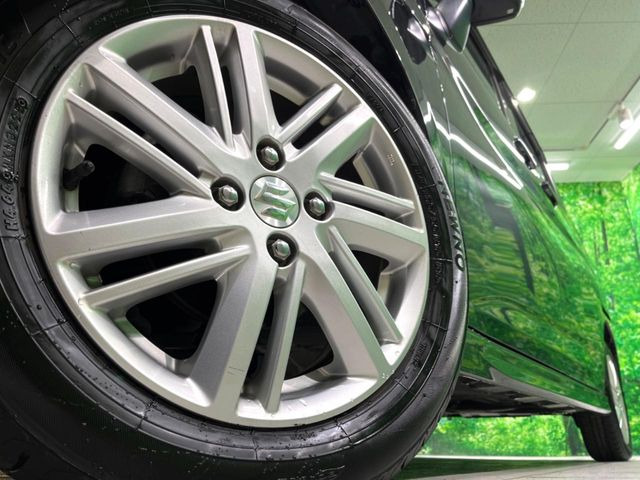 �y����15�C���`�A���~�z�C�[���z�O�ςɃ}�b�`���������A���~�z�C�[���𑕒����Ă���܂��B�e��ЊO�A���~�z�C�[����A�X�^�b�h���X�^�C�����戵�����Ă���܂��B���񂲑��k����������