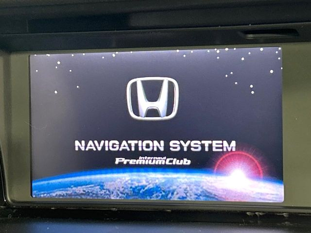 �y���[�J�[�����i�r�z�C���e���A�ɗn�����ރX�^�C���b�V���ȁu��p�݌v�v���[�J�[�i�r�𑕔��􎋔F���⑀�쐫�ȂǊ�{���\�ɂ��D��A���㎿�ȃJ�[���C�t�����y���݂��������܂��B