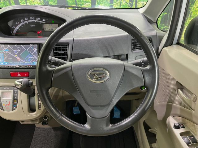 �y�����v�����X�e�A�����O�z�㎿�Ȋv���g�p���邱�ƂŁA��ɂ����������݂ƂĂ��^�]���₷���n���h���ł���