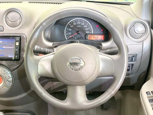 �y�����v�����X�e�A�����O�z�㎿�Ȋv���g�p���邱�ƂŁA��ɂ����������݂ƂĂ��^�]���₷���n���h���ł���