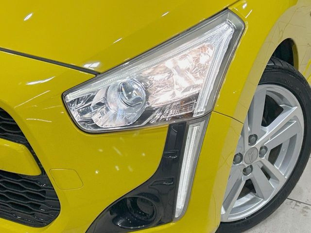 �yLED�w�b�h���C�g�z���V����ԑ��s�����ǍD�Ȏ��E���m�ۂ����S���ĉ^�]�ł��鍂�P�xLED�w�b�h���C�g�𑕔�!�_�����x�������A����d�͂��}�����Ă��܂��B