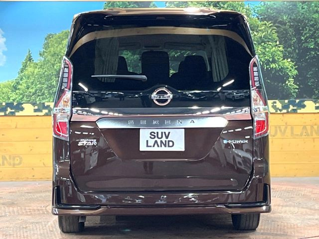 安心の最長10年・走行無制限保証(有償)をご用意。保証内容も充実はもちろん、無料点検&オイル交換や、年中無休の全国・24時間ロードサービスも付帯されておりますのでご安心下さい。