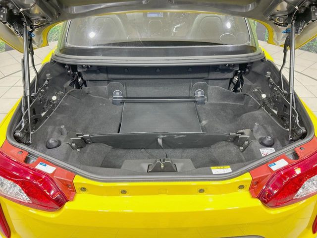 ���i�̂���������ʋ΁A���}���ɏ\���ȉ׎��X�y�[�X���m�ۂ��Ă���܂��B