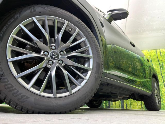 �y����20�C���`�A���~�z�C�[���z�O�ςɃ}�b�`���������A���~�z�C�[���𑕒����Ă���܂��B�e��ЊO�A���~�z�C�[����A�X�^�b�h���X�^�C�����戵�����Ă���܂��B���񂲑��k����������