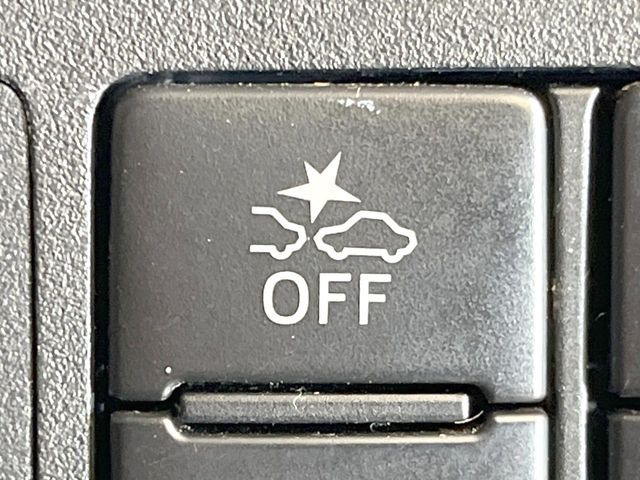 �y�X�}�[�g�A�V�X�g�z���s���ɑO���̎ԗ�����F�����A�Փ˂������Ȏ��͌x��ƃu���[�L�ŏՓˉ���Ɣ�Q�y�����A�V�X�g�B�����S�Ƀh���C�u�����y���݂��������܂��B