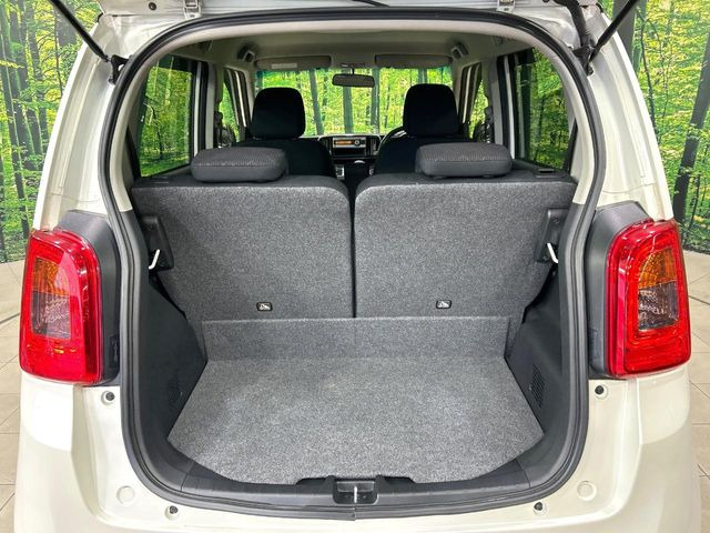 ���i�̂���������ʋ΁A���}���ɏ\���ȉ׎��X�y�[�X���m�ۂ��Ă���܂��B�Z�J���h�V�[�g��|���ƁA�傫�ȉו��̐ύڂ��\�ł���