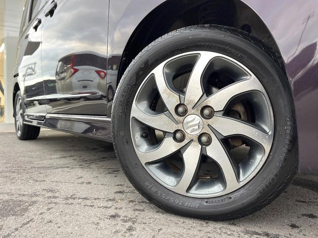 �y����14�C���`�A���~�z�C�[���z�O�ςɃ}�b�`���������A���~�z�C�[���𑕒����Ă���܂��B�e��ЊO�A���~�z�C�[����A�X�^�b�h���X�^�C�����戵�����Ă���܂��B���񂲑��k����������