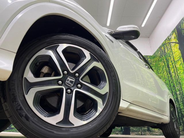 �y����17�C���`�A���~�z�C�[���z�O�ςɃ}�b�`���������A���~�z�C�[���𑕒����Ă���܂��B�e��ЊO�A���~�z�C�[����A�X�^�b�h���X�^�C�����戵�����Ă���܂��B���񂲑��k����������