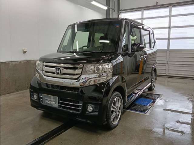 N-BOX+カスタムG Lパッケージ  2トーンカラースタイル 4WD