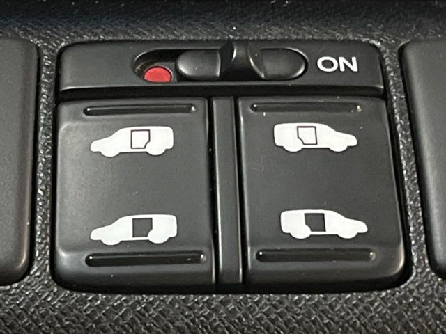 �y�����p���[�X���C�h�h�A�z�X�}�[�g�L�[��^�]�Ȃ̃X�C�b�`�Ō�ȗ����X���C�h�h�A�̊J���\���d��������͂����ăh�A���J����K�v�������A�����Ȃ��q�l�ł��ȒP�ɊJ���߂ł����K�ł���