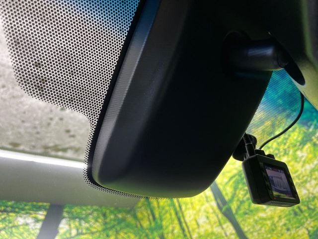 �y�v���N���b�V���Z�[�t�e�B�z�O���̎ԗ��������m���A�Փ˂������Ȏ��͌x��Œ��ӂ𑣂��A�u���[�L�𓥂ޗ͂��T�|�[�g�B�u���[�L�𓥂߂Ȃ������ꍇ�͏Փ˔�Q�y���u���[�L���쓮�A�Փˉ�����T�|�[�g���܂��B