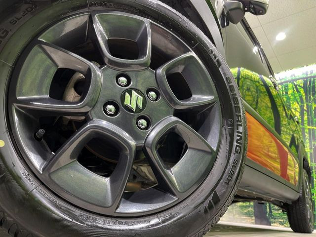 �y����16�C���`�A���~�z�C�[���z�O�ςɃ}�b�`���������A���~�z�C�[���𑕒����Ă���܂��B�e��ЊO�A���~�z�C�[����A�X�^�b�h���X�^�C�����戵�����Ă���܂��B���񂲑��k����������