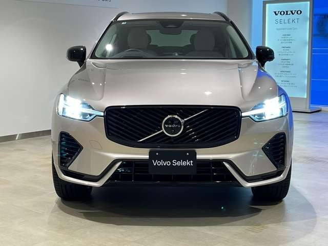 XC60ウルトラ T6 AWD プラグイン ハイブリッド ブラック エディション 4WD