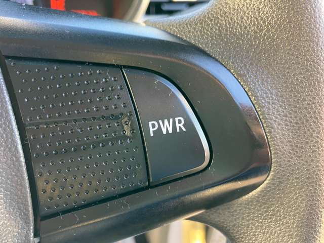 ��[PWR]�X�C�b�`���{�^����ON�ɂ���ƃA�N�Z���y�_���̓��ݍ��݂������ł���]�����オ�肢�����͋��������Ă���܂�!