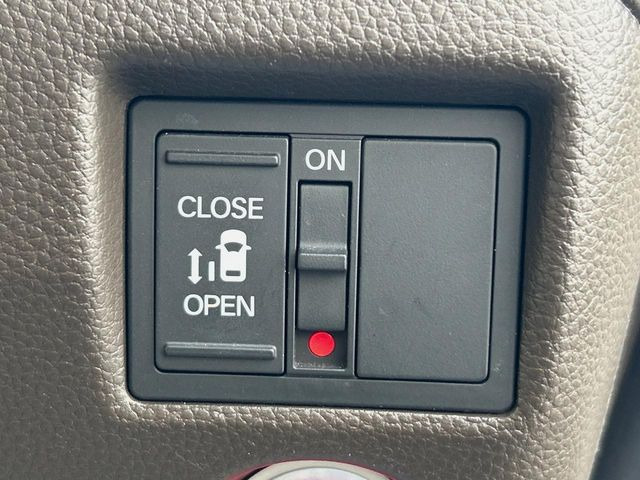 �y�p���[�X���C�h�h�A�z�X�}�[�g�L�[��^�]�Ȃ̃X�C�b�`�ŃX���C�h�h�A�̊J���\���d��������͂����ăh�A���J����K�v�������A���������q�l�ł��A�d���ו��������Ă��鎞�����N�ɊJ���߂ł��܂���