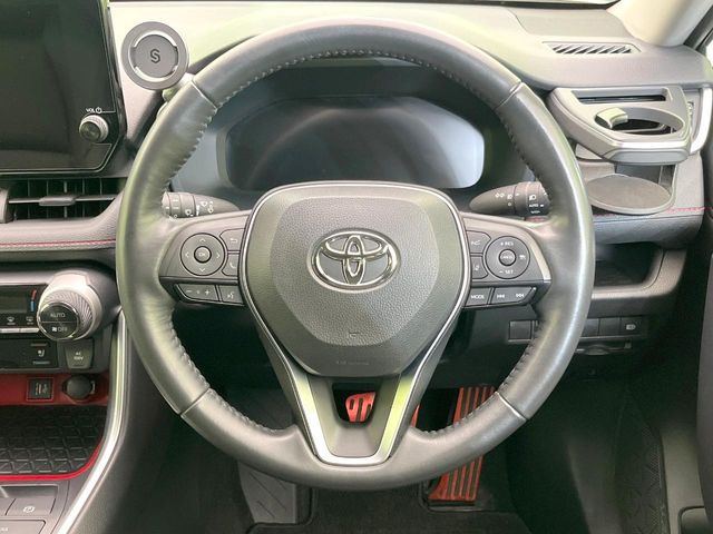 【ステアリングスイッチ】運転中、前方から目線をそらすことなく、オーディオ等の操作が可能な便利機能!安心&快適なドライブを演出してくれます♪