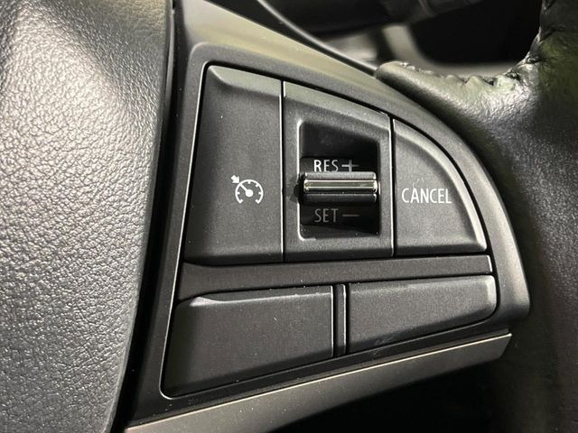 �y�N���[�Y�R���g���[���z�������H�����N���N���s�B�A�N�Z���𗣂��Ă���葬�x�ő��s���ł��A�������^�]���̕��S���y��!�����E�������ȒP�ȃX�C�b�`����Œ����ł��܂��B