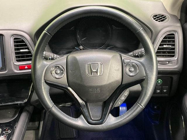 �y�����v�����X�e�A�����O�z�㎿�Ȋv���g�p���邱�ƂŁA��ɂ����������݂ƂĂ��^�]���₷���n���h���ł���