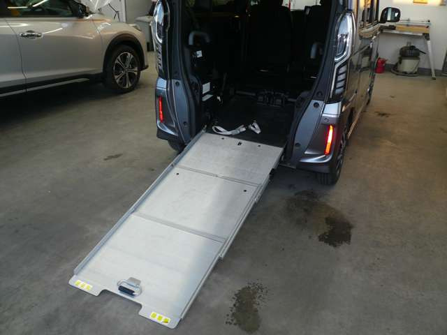 N-BOXカスタムG スロープ L ホンダセンシング