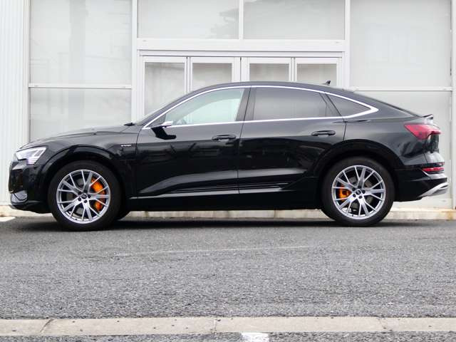 e-tronスポーツバック55 クワトロ 1st エディション バーチャルエクステリアミラー仕様 4WD