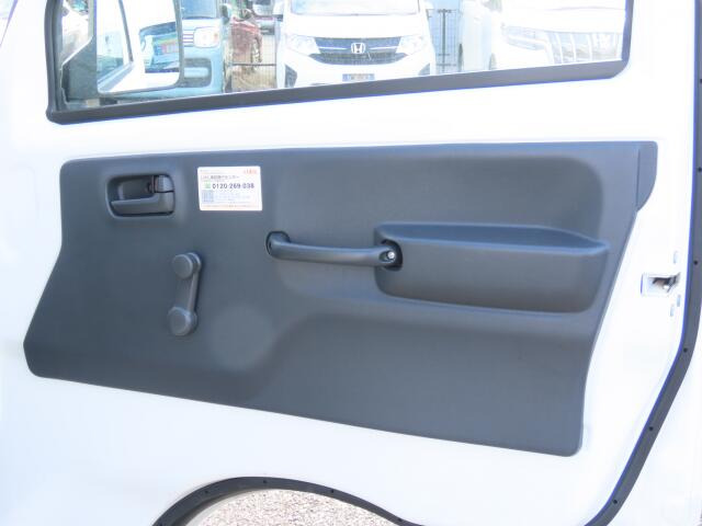 ���Ԃ̕��́A��֓� �u���C���^�[IC�v�~��Ă���