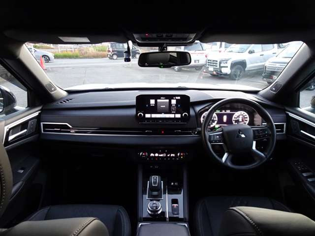 アウトランダーPHEV 2.4 ブラック エディション 4WD