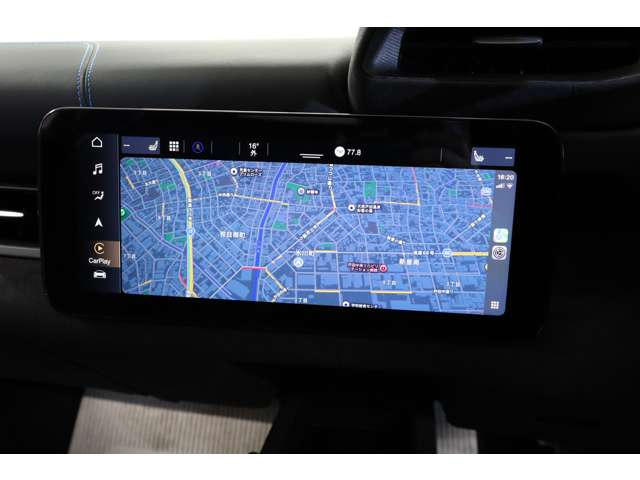 Apple CarPlay�BiPhone�ƘA�g���A�����I����Ńi�r�E���y�E�ʘb�����S�����K�Ɋy���߂��i�@�\�ł�