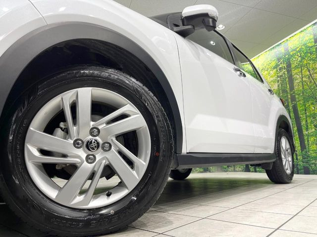 �y����16�C���`�A���~�z�C�[���z�O�ςɃ}�b�`���������A���~�z�C�[���𑕒����Ă���܂��B�e��ЊO�A���~�z�C�[����A�X�^�b�h���X�^�C�����戵�����Ă���܂��B���񂲑��k����������