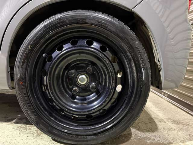 ホイールだけでも車のイメージがかなり変わりますね。