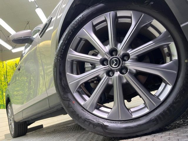 �y����20�C���`�A���~�z�C�[���z�O�ςɃ}�b�`���������A���~�z�C�[���𑕒����Ă���܂��B�e��ЊO�A���~�z�C�[����A�X�^�b�h���X�^�C�����戵�����Ă���܂��B���񂲑��k����������