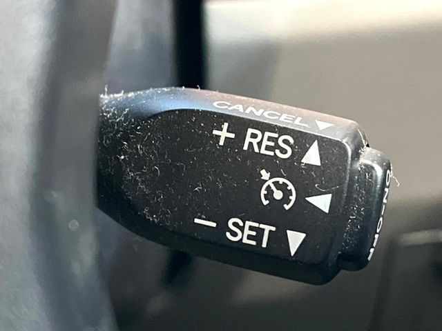 �y�N���[�Y�R���g���[���z�������H�����N���N���s�B�A�N�Z���𗣂��Ă���葬�x�ő��s���ł��A�������^�]���̕��S���y��!�����E�������ȒP�ȃX�C�b�`����Œ����ł��܂��B