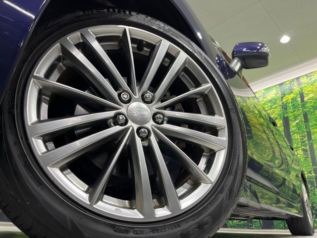 �y����17�C���`�A���~�z�C�[���z�O�ςɃ}�b�`���������A���~�z�C�[���𑕒����Ă���܂��B�e��ЊO�A���~�z�C�[����A�X�^�b�h���X�^�C�����戵�����Ă���܂��B���񂲑��k����������