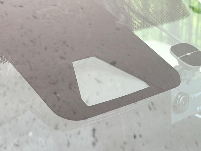 �y�g���^�Z�[�t�e�B�Z���X�z���s���ɑO���̎ԗ�����F�����A�Փ˂������Ȏ��͌x��ƃu���[�L�ŏՓˉ���Ɣ�Q�y�����A�V�X�g�B�����S�Ƀh���C�u�����y���݂��������܂��B