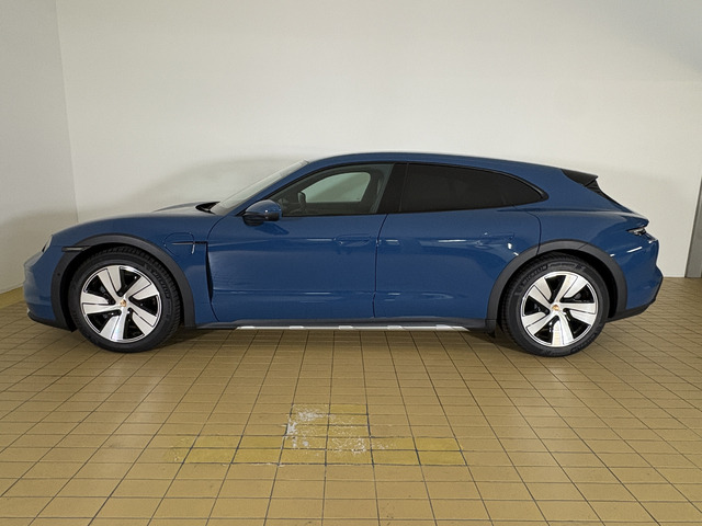 タイカンクロスツーリスモ4 4+1シート 4WD