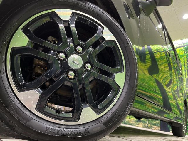 �y����15�C���`�A���~�z�C�[���z�O�ςɃ}�b�`���������A���~�z�C�[���𑕒����Ă���܂��B�e��ЊO�A���~�z�C�[����A�X�^�b�h���X�^�C�����戵�����Ă���܂��B���񂲑��k����������