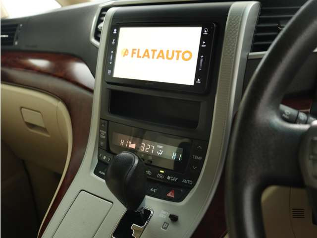 �y����HDD�i�r�Q�[�V�����V�X�e�������zCD��DVD�Đ��A�����^���@�\�ȂǑ��ʂȋ@�\����葵���Ă���܂�!