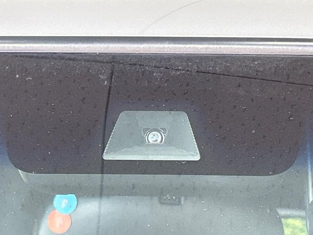 �y�z���_�Z���V���O�z���s���ɑO���̎ԗ�����F�����A�Փ˂������Ȏ��͌x��ƃu���[�L�ŏՓˉ���Ɣ�Q�y�����A�V�X�g�B�����S�Ƀh���C�u�����y���݂��������܂��B