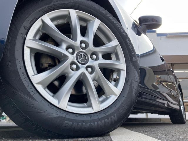 �y����16�C���`�A���~�z�C�[���z�O�ςɃ}�b�`���������A���~�z�C�[���𑕒����Ă���܂��B�e��ЊO�A���~�z�C�[����A�X�^�b�h���X�^�C�����戵�����Ă���܂��B���񂲑��k����������