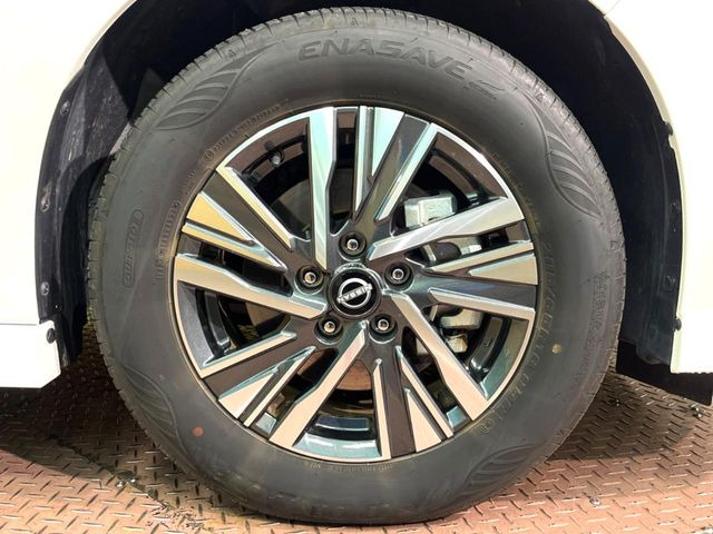 �y����16�C���`�A���~�z�C�[���z�O�ςɃ}�b�`���������A���~�z�C�[���𑕒����Ă���܂��B�e��ЊO�A���~�z�C�[����A�X�^�b�h���X�^�C�����戵�����Ă���܂��B���񂲑��k����������