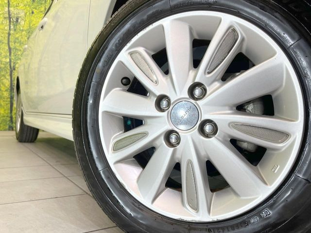 �y14�C���`�A���~�z�C�[���z�O�ςɃ}�b�`�����A���~�z�C�[���𑕒����Ă���܂��B�e��A���~�z�C�[����A�X�^�b�h���X�^�C�����戵�����Ă���܂��B���񂲑��k����������