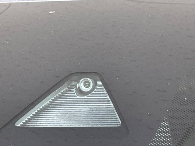 �y�X�}�[�g�u���[�L�T�|�[�g�z���s���ɑO���̎ԗ�����F�����A�Փ˂������Ȏ��͌x��ƃu���[�L�ŏՓˉ���Ɣ�Q�y�����A�V�X�g�B�����S�Ƀh���C�u�����y���݂��������܂��B