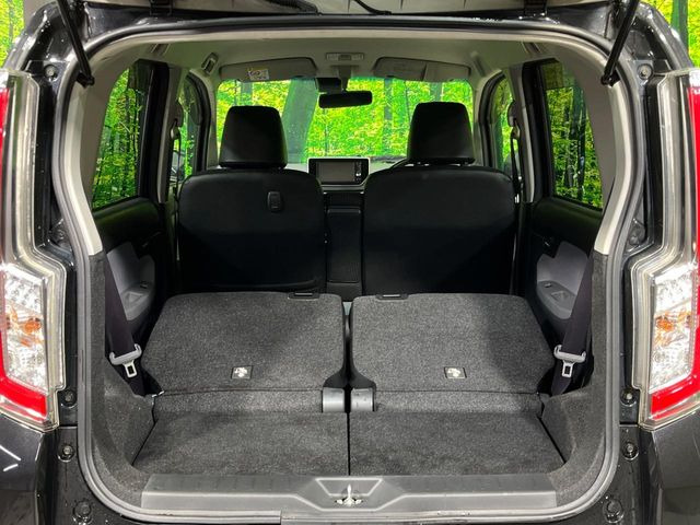 ���i�̂���������ʋ΁A���}���ɏ\���ȉ׎��X�y�[�X���m�ۂ��Ă���܂��B�Z�J���h�V�[�g��|���ƁA�傫�ȉו��̐ύڂ��\�ł���