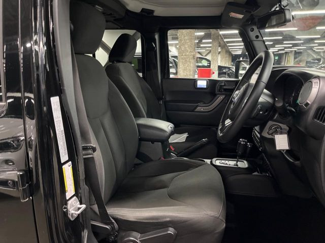 ���V�[�g�̎g�p��:�j��E�ւ�������Ȃ��A�����̒ʂ肫�ꂢ�ȏ�Ԃ��ێ����Ă���܂��B�܂��A�����N���[�j���O�E�R�[�e�B���O�����p�����������܂��B