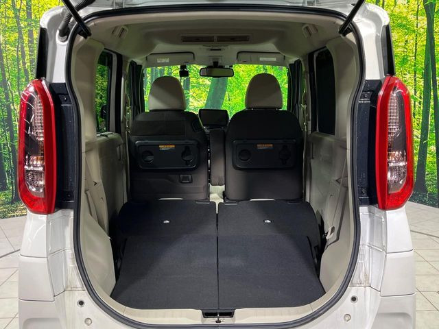 ���i�̂���������ʋ΁A���}���ɏ\���ȉ׎��X�y�[�X���m�ۂ��Ă���܂��B�Z�J���h�V�[�g��|���ƁA�傫�ȉו��̐ύڂ��\�ł���