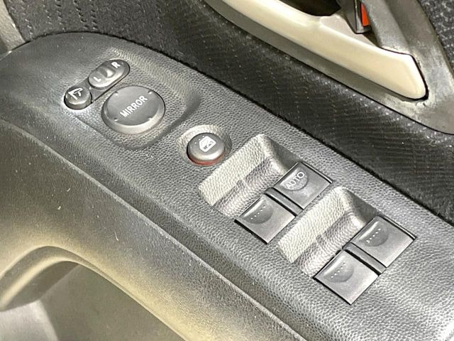 �y�d���i�[�~���[�z�T�C�h�~���[�͓d���i�[���ƂȂ��Ă���A�������ԏ�ł��L�Y�������X�N��}�����܂��B