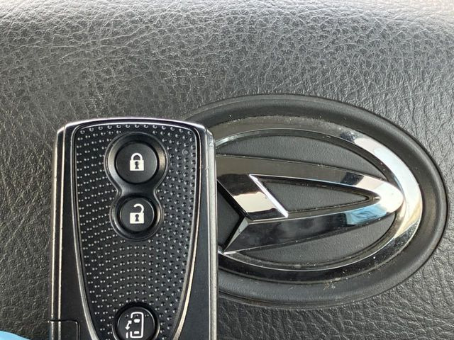 �y�L�[�t���[�V�X�e���z�J�o����|�P�b�g�ɓ��ꂽ�܂܂ł��h�A�̎{���E�������\�ȃX�}�[�g�L�[�𑕔��B�G���W���̃I���E�I�t�����J�M�����o���K�v����������Ƃ��Ă��֗��ł���