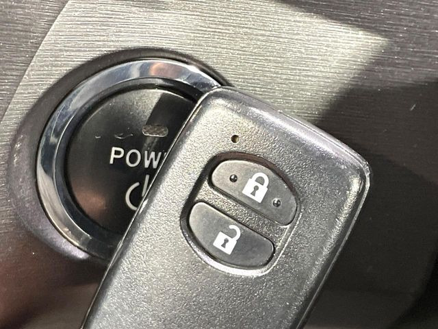 �y�X�}�[�g�L�[�z�J�o����|�P�b�g�ɓ��ꂽ�܂܂ł��h�A�̎{���E�������\�ȃX�}�[�g�L�[�𑕔��B�G���W���̃I���E�I�t�����J�M�����o���K�v����������Ƃ��Ă��֗��ł���