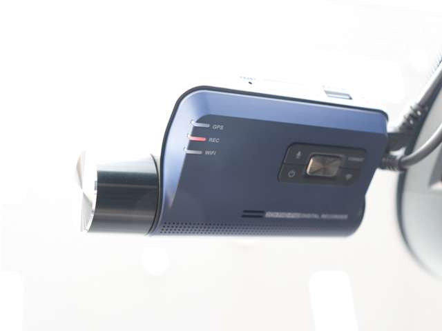 �h�C�c�̃{���{���`���[�j���O���[�J�[HEICO SPORTIV�̐��K�̔��X���t���ƈ��m���ɂ�HEICO SPORTIV�v���~�A���p�[�g�i�[KANTO / TOKAI�Ƃ��ĉ^�c�����Ă��܂��B