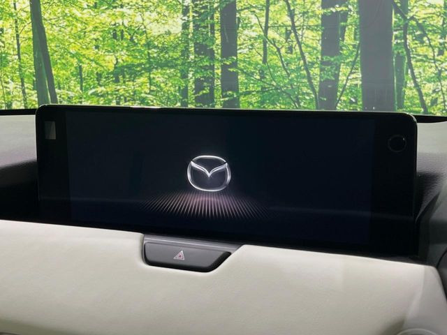 �y���[�J�[����12�^�i�r�z�C���e���A�ɗn�����ރX�^�C���b�V���ȁu��p�݌v�v���[�J�[�i�r�𑕔��􎋔F���⑀�쐫�ȂǊ�{���\�ɂ��D��A���㎿�ȃJ�[���C�t�����y���݂��������܂��B