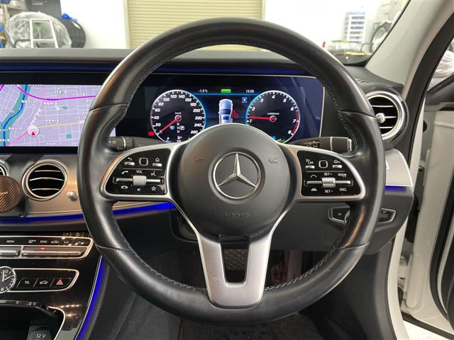 EクラスE200 4マチック アバンギャルド 4WD